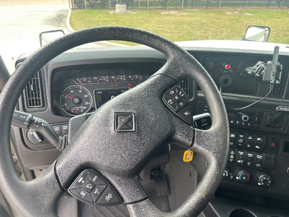 Sleeper Tractor-Heavy Duty Tractors-International-2024-LT625-Houston-TX-440,111\n\t\tmiles-$ 75,750 - Image 11