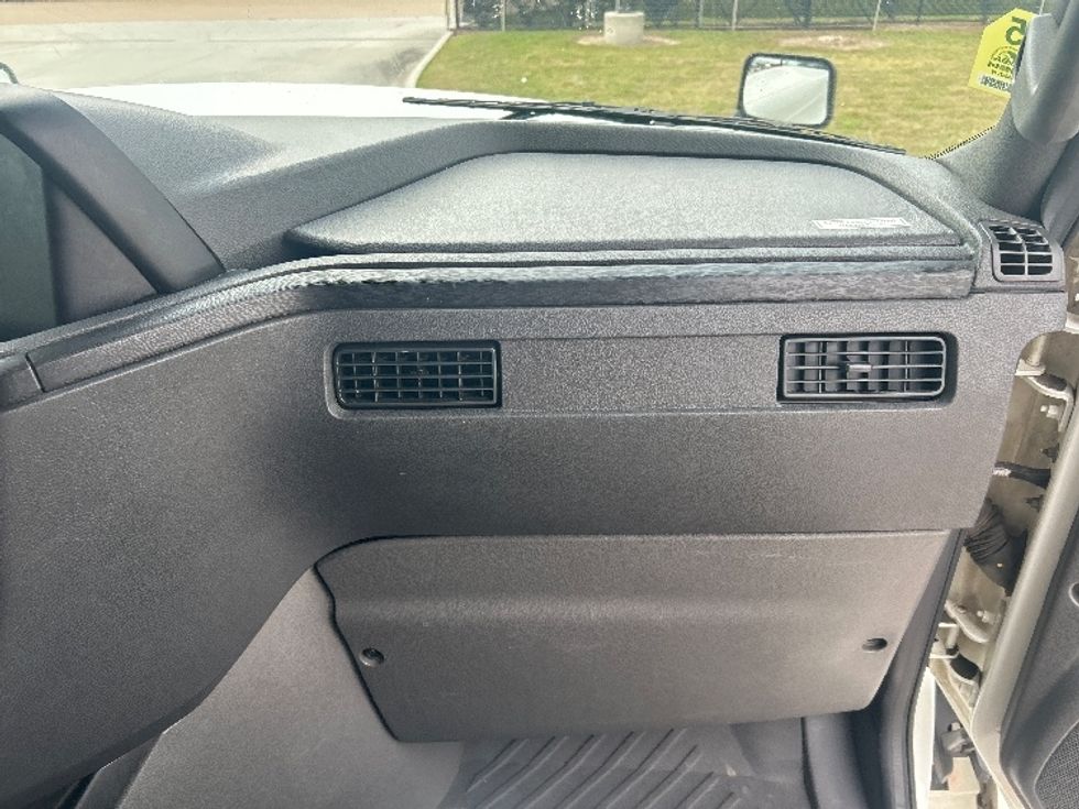 Sleeper Tractor-Heavy Duty Tractors-International-2024-LT625-Houston-TX-440,111\n\t\tmiles-$ 75,750 - Image 14