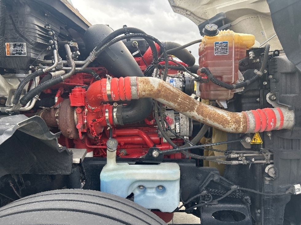 Sleeper Tractor-Heavy Duty Tractors-International-2024-LT625-Houston-TX-440,111\n\t\tmiles-$ 75,750 - Image 20