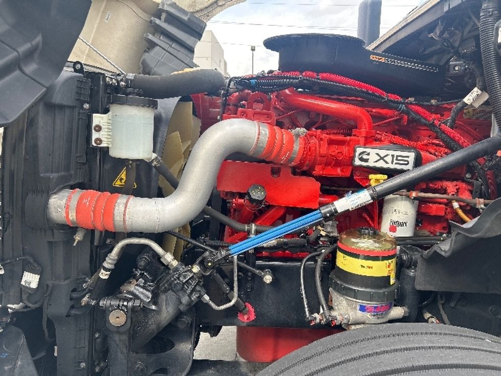 Sleeper Tractor-Heavy Duty Tractors-International-2024-LT625-Houston-TX-440,111\n\t\tmiles-$ 75,750 - Image 21