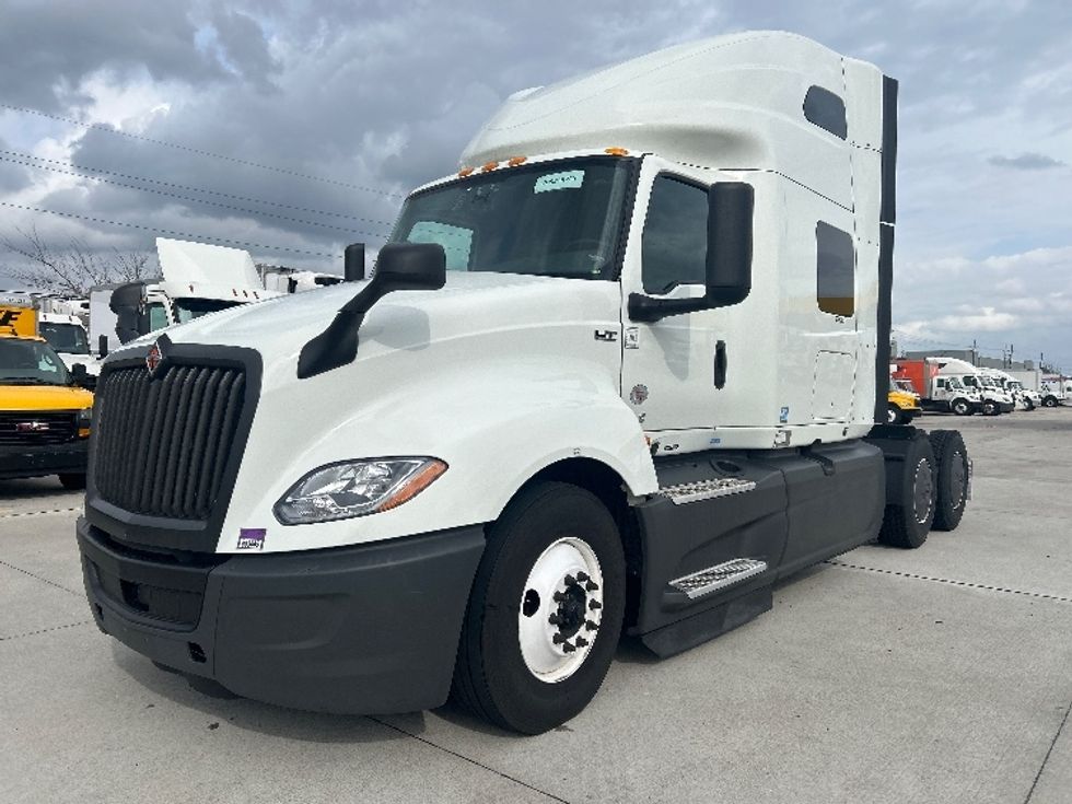 Sleeper Tractor-Heavy Duty Tractors-International-2024-LT625-Houston-TX-440,111\n\t\tmiles-$ 75,750 - Image 3