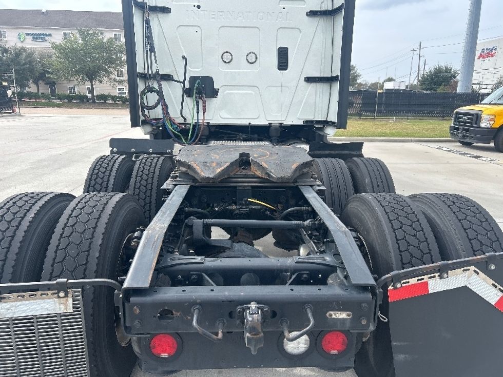 Sleeper Tractor-Heavy Duty Tractors-International-2024-LT625-Houston-TX-440,111\n\t\tmiles-$ 75,750 - Image 6