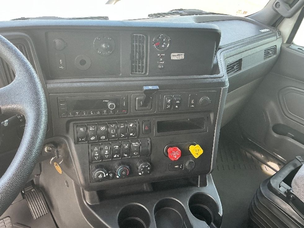 Sleeper Tractor-Heavy Duty Tractors-International-2024-LT625-Longview-TX-189,692\n\t\tmiles-$ 102,750 - Image 12