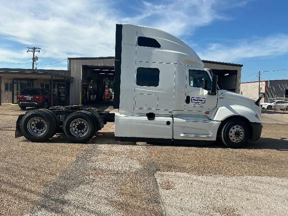 Sleeper Tractor-Heavy Duty Tractors-International-2024-LT625-Longview-TX-204,176\n\t\tmiles-$ 104,750 - Image 8