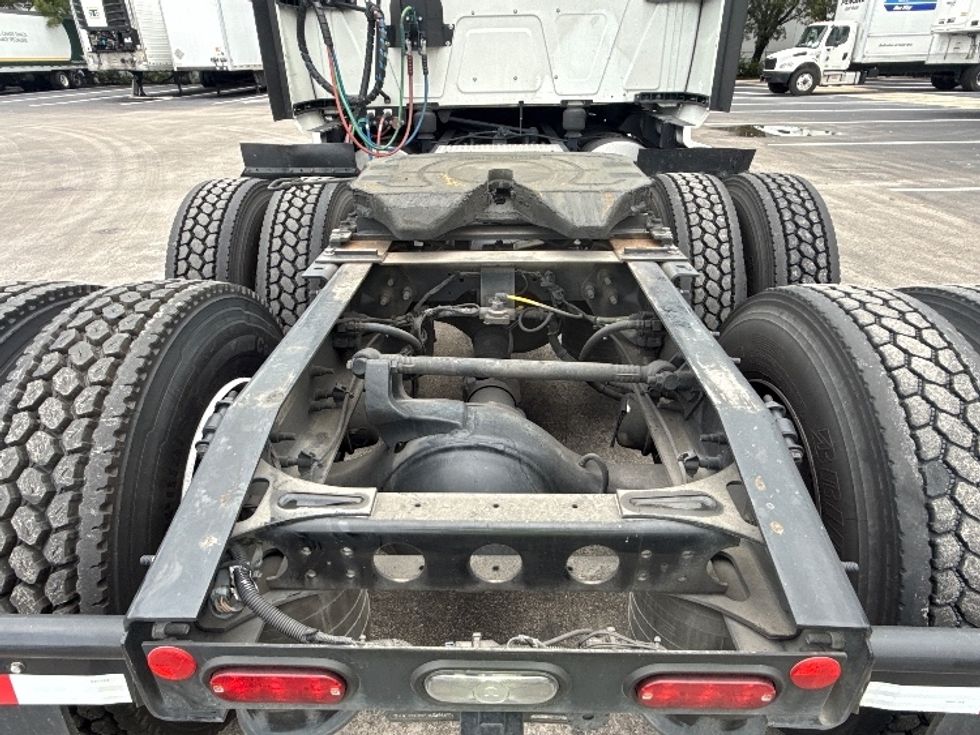 Sleeper Tractor-Heavy Duty Tractors-International-2024-LT625-Medley-FL-711,319\n\t\tmiles-$ 58,000 - Image 6