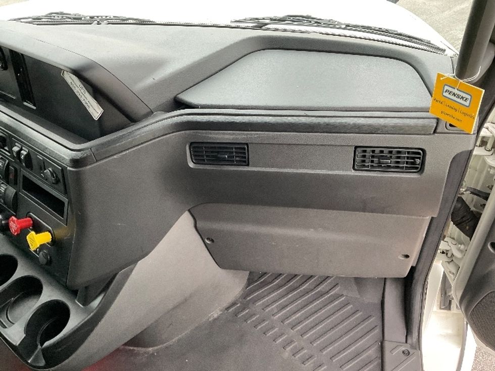 Sleeper Tractor-Heavy Duty Tractors-International-2024-LT625-Moberly-MO-516,667\n\t\tmiles-$ 65,500 - Image 13