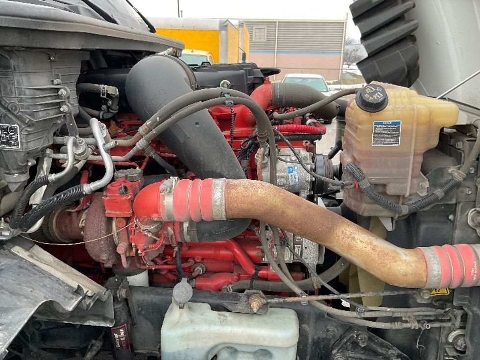 Sleeper Tractor-Heavy Duty Tractors-International-2024-LT625-Moberly-MO-516,667\n\t\tmiles-$ 65,500 - Image 19