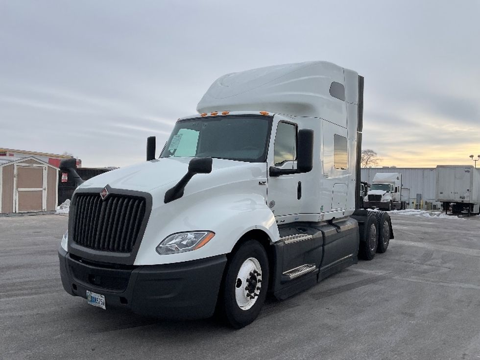 Sleeper Tractor-Heavy Duty Tractors-International-2024-LT625-Moberly-MO-516,667\n\t\tmiles-$ 65,500 - Image 3