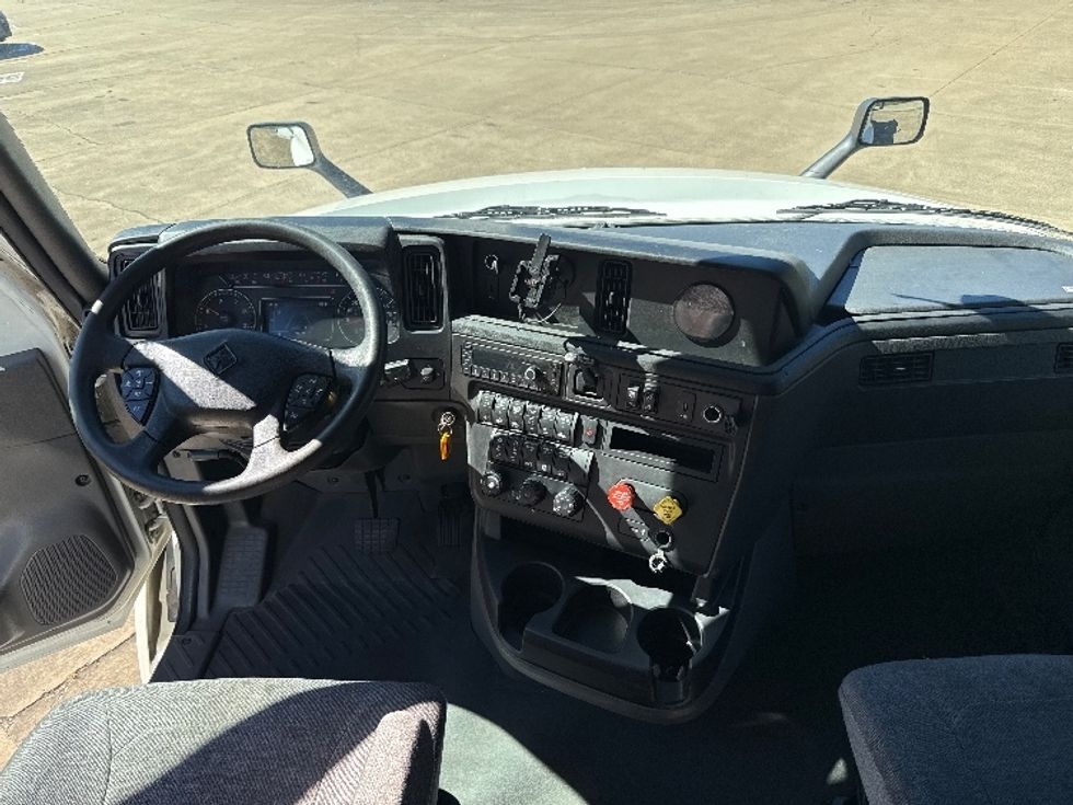 Sleeper Tractor-Heavy Duty Tractors-International-2024-LT625-Nashville (Mount Juliet)-TN-742,175\n\t\tmiles-$ 54,500 - Image 12