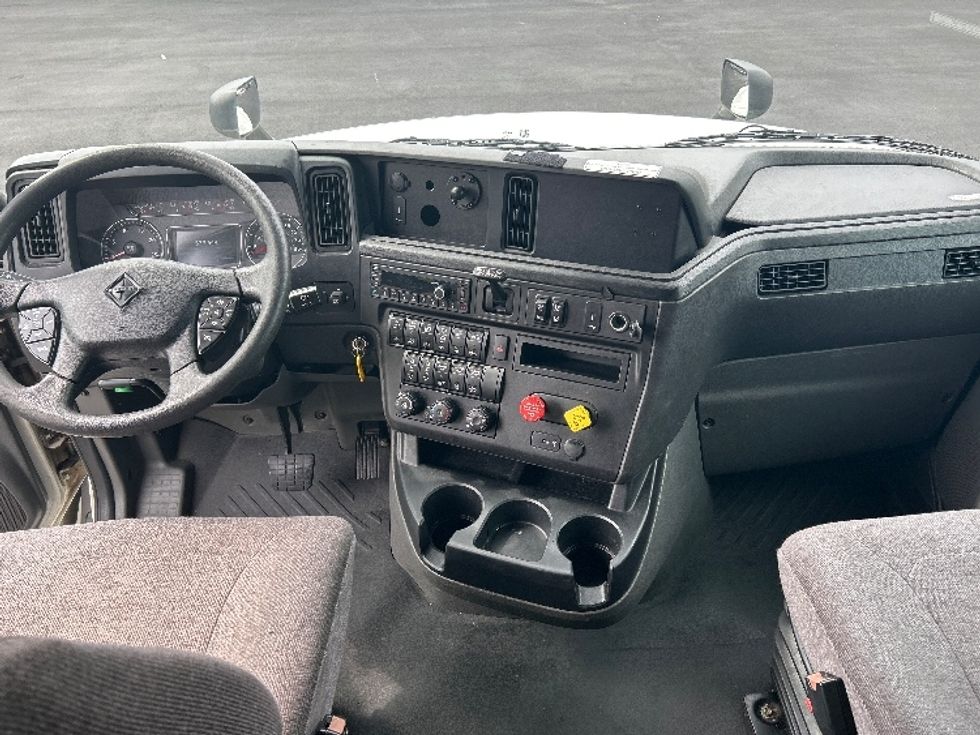 Sleeper Tractor-Heavy Duty Tractors-International-2024-LT625-Phoenix-AZ-579,645\n\t\tmiles-$ 72,500 - Image 11