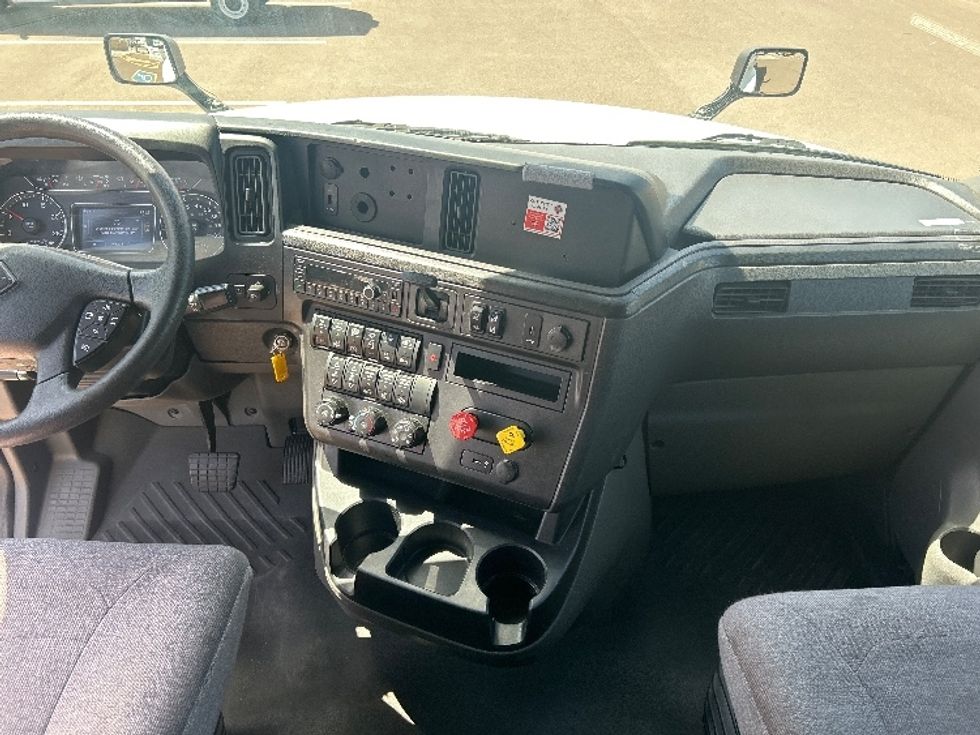 Sleeper Tractor-Heavy Duty Tractors-International-2024-LT625-Phoenix-AZ-755,231\n\t\tmiles-$ 50,250 - Image 12