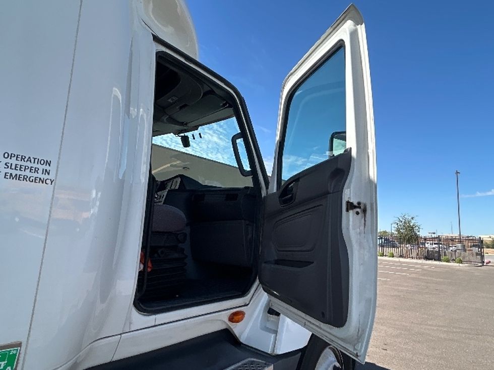 Sleeper Tractor-Heavy Duty Tractors-International-2024-LT625-Phoenix-AZ-797,409\n\t\tmiles-$ 48,750 - Image 13