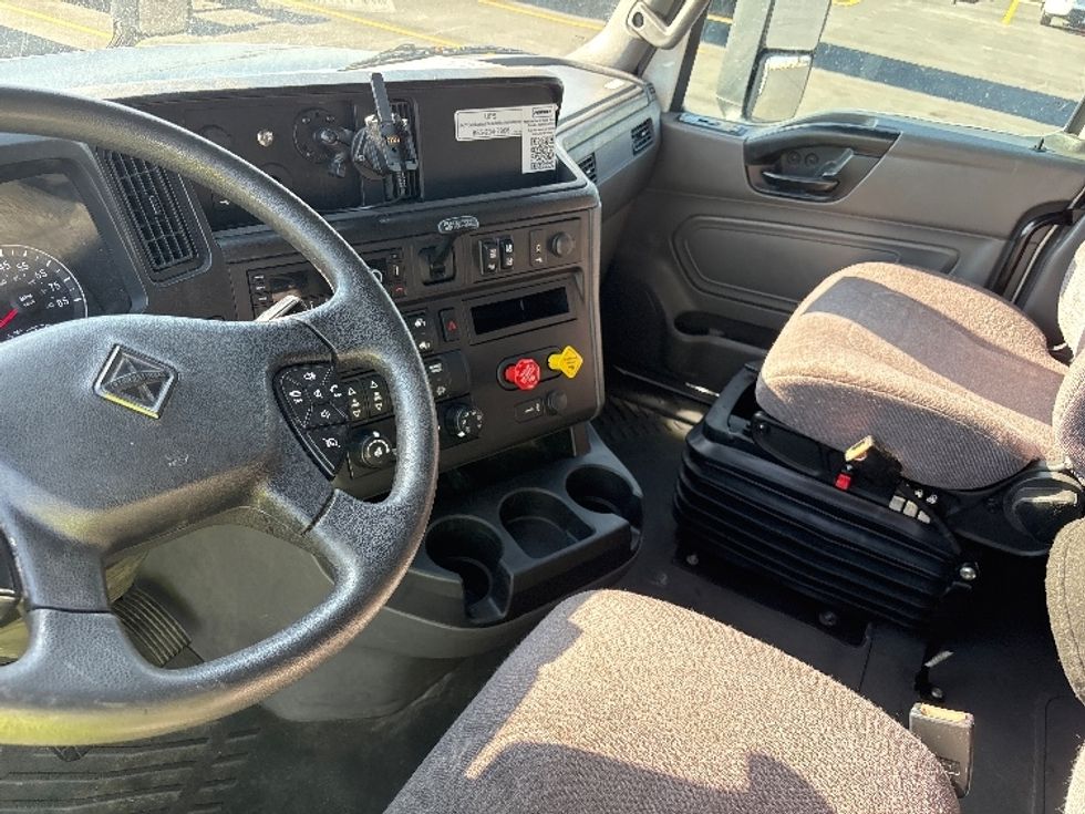 Sleeper Tractor-Heavy Duty Tractors-International-2024-LT625-Salt Lake City-UT-637,915\n\t\tmiles-$ 63,000 - Image 10