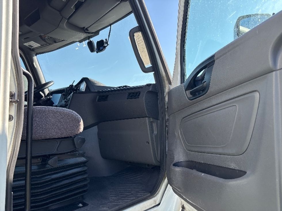 Sleeper Tractor-Heavy Duty Tractors-International-2024-LT625-Salt Lake City-UT-637,915\n\t\tmiles-$ 63,000 - Image 13