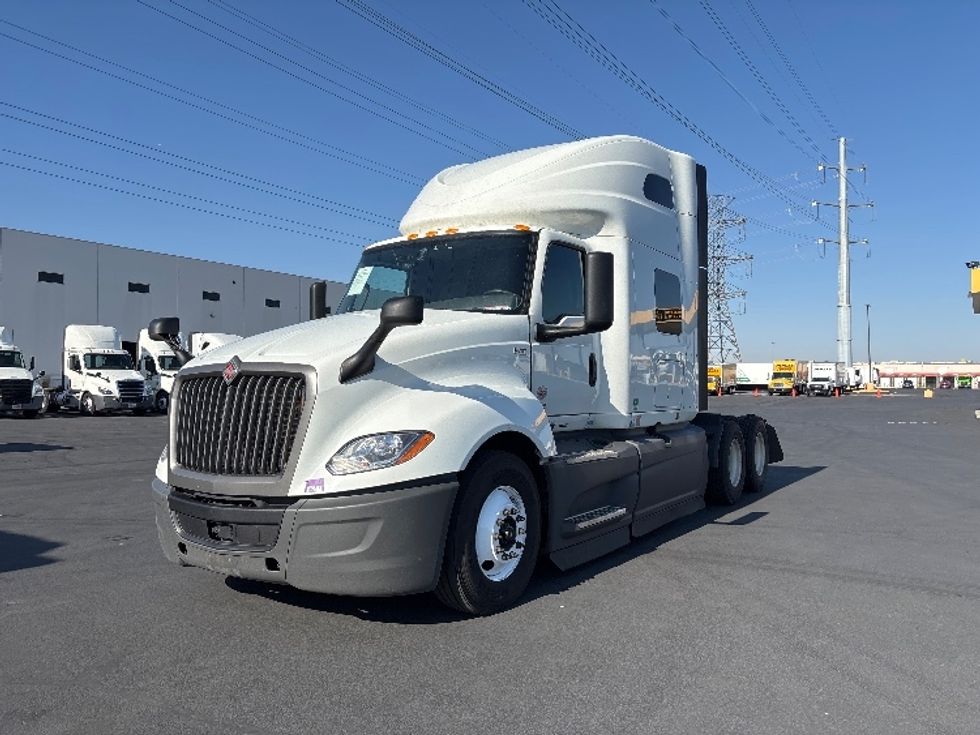 Sleeper Tractor-Heavy Duty Tractors-International-2024-LT625-Salt Lake City-UT-637,915\n\t\tmiles-$ 63,000 - Image 3
