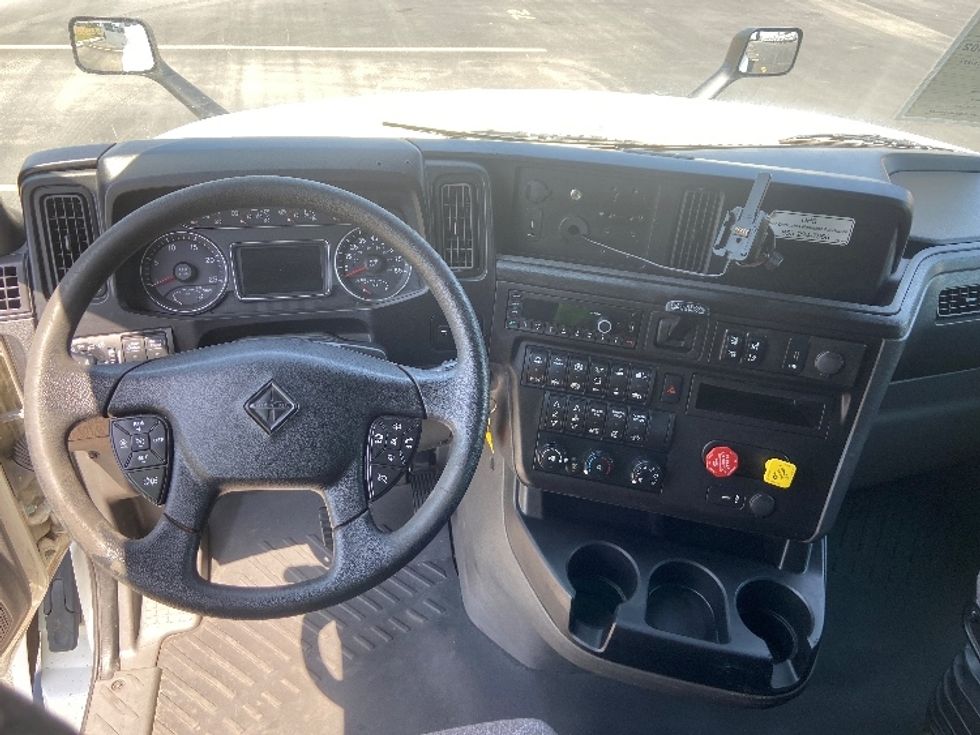 Sleeper Tractor-Heavy Duty Tractors-International-2024-LT625-San Antonio-TX-613,585\n\t\tmiles-$ 65,750 - Image 11