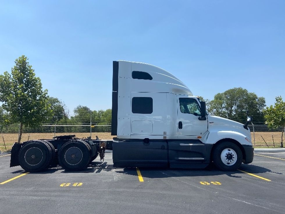 Sleeper Tractor-Heavy Duty Tractors-International-2024-LT625-San Antonio-TX-613,585\n\t\tmiles-$ 65,750 - Image 8