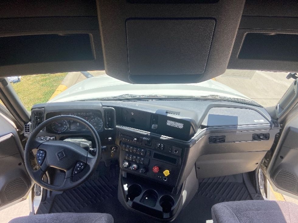 Sleeper Tractor-Heavy Duty Tractors-International-2024-LT625-San Antonio-TX-678,701\n\t\tmiles-$ 58,500 - Image 12