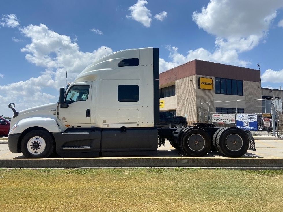 Sleeper Tractor-Heavy Duty Tractors-International-2024-LT625-San Antonio-TX-678,701\n\t\tmiles-$ 58,500 - Image 4
