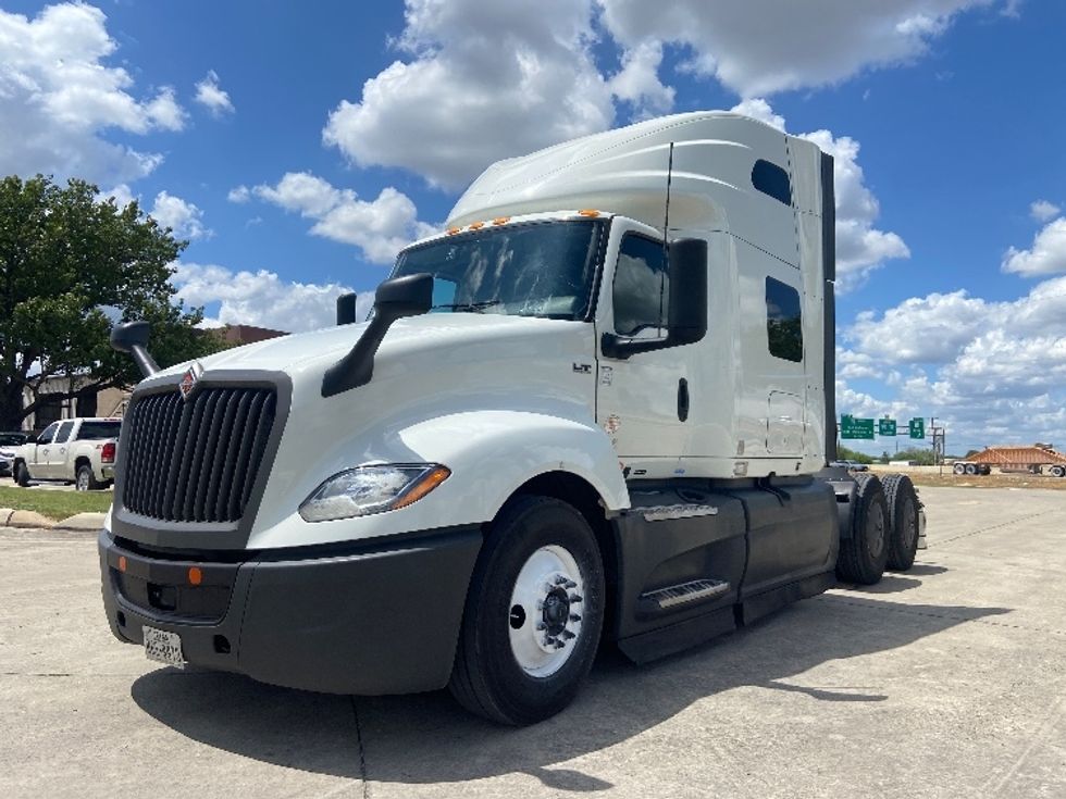 Sleeper Tractor-Heavy Duty Tractors-International-2024-LT625-San Antonio-TX-728,244\n\t\tmiles-$ 53,000 - Image 3
