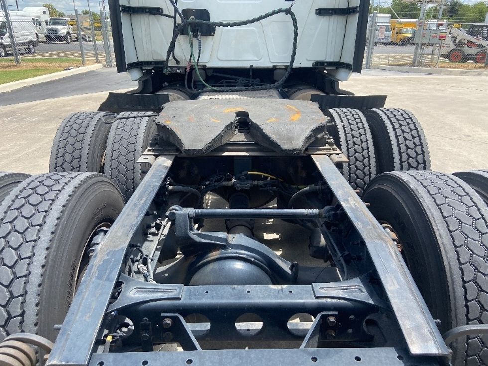 Sleeper Tractor-Heavy Duty Tractors-International-2024-LT625-San Antonio-TX-728,244\n\t\tmiles-$ 53,000 - Image 6