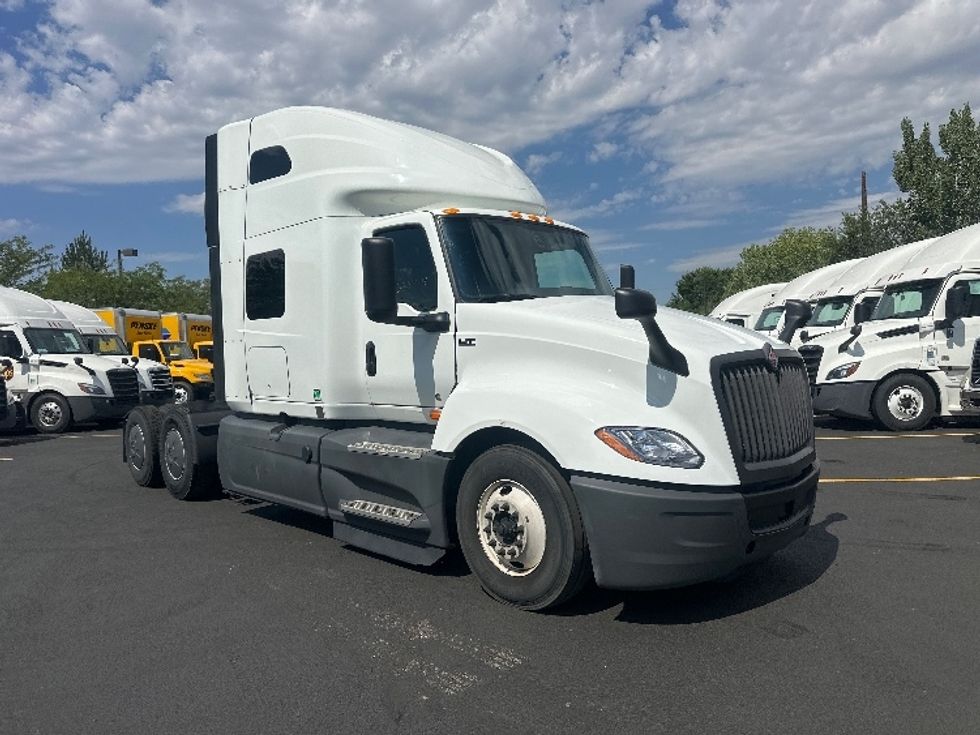 Sleeper Tractor-Heavy Duty Tractors-International-2024-LT625-Sparks-NV-599,511\n\t\tmiles-$ 67,250 - Image 1