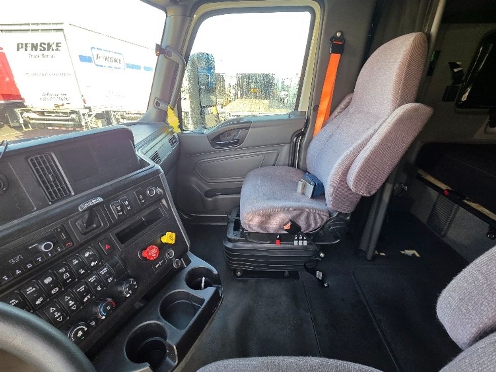 Sleeper Tractor-Heavy Duty Tractors-International-2024-LT625-Spokane Valley-WA-612,772\n\t\tmiles-$ 17,000 - Image 10
