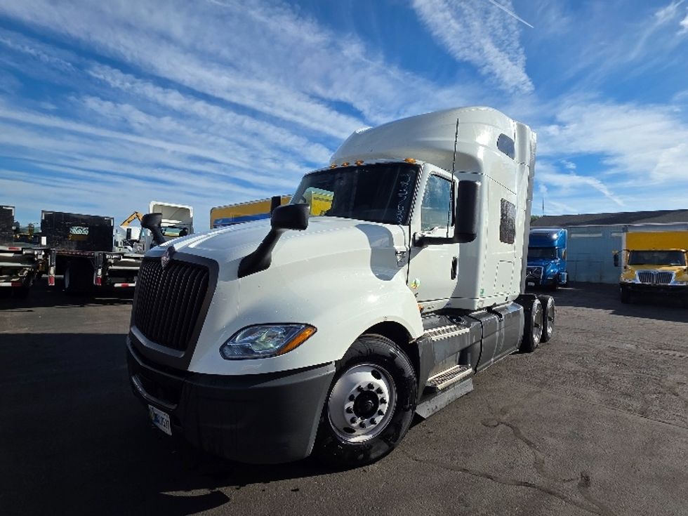 Sleeper Tractor-Heavy Duty Tractors-International-2024-LT625-Spokane Valley-WA-612,772\n\t\tmiles-$ 17,000 - Image 3