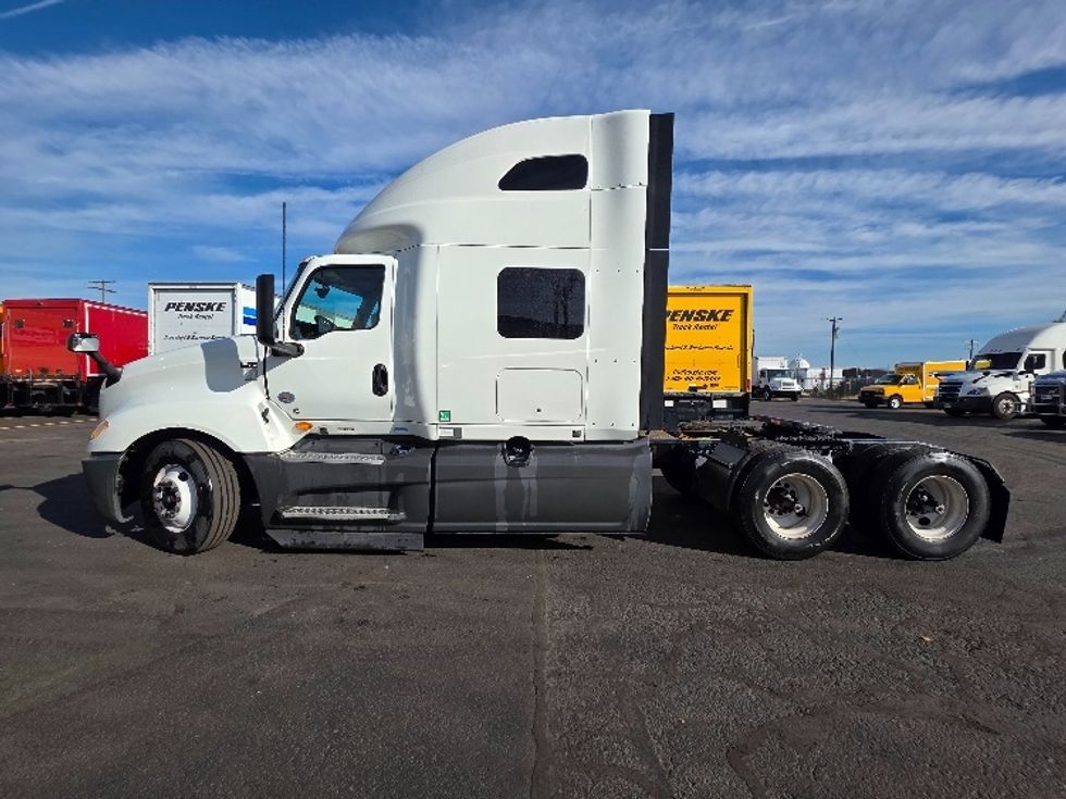 Sleeper Tractor-Heavy Duty Tractors-International-2024-LT625-Spokane Valley-WA-612,772\n\t\tmiles-$ 17,000 - Image 4