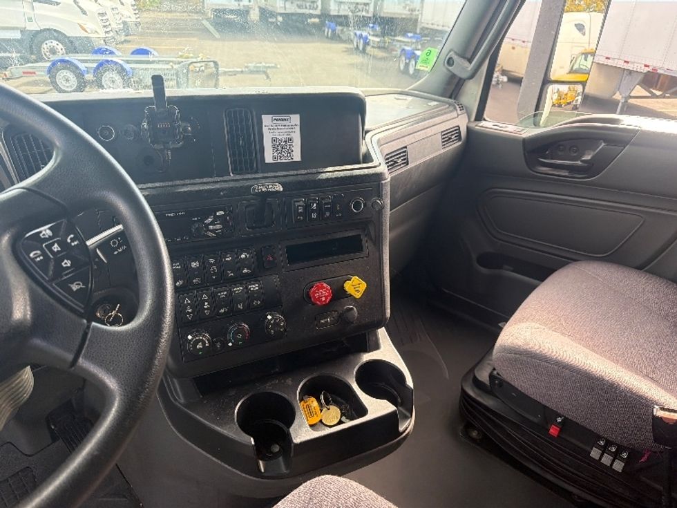 Sleeper Tractor-Heavy Duty Tractors-International-2024-LT625-West Sacramento-CA-609,636\n\t\tmiles-$ 69,250 - Image 11