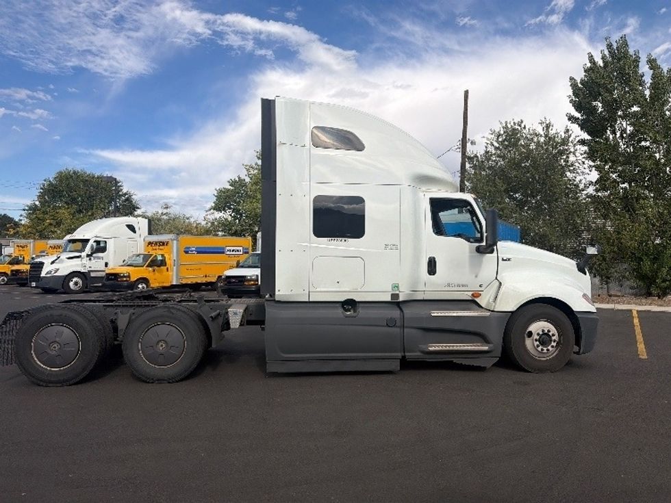Sleeper Tractor-Heavy Duty Tractors-International-2024-LT625-West Sacramento-CA-609,636\n\t\tmiles-$ 69,250 - Image 8