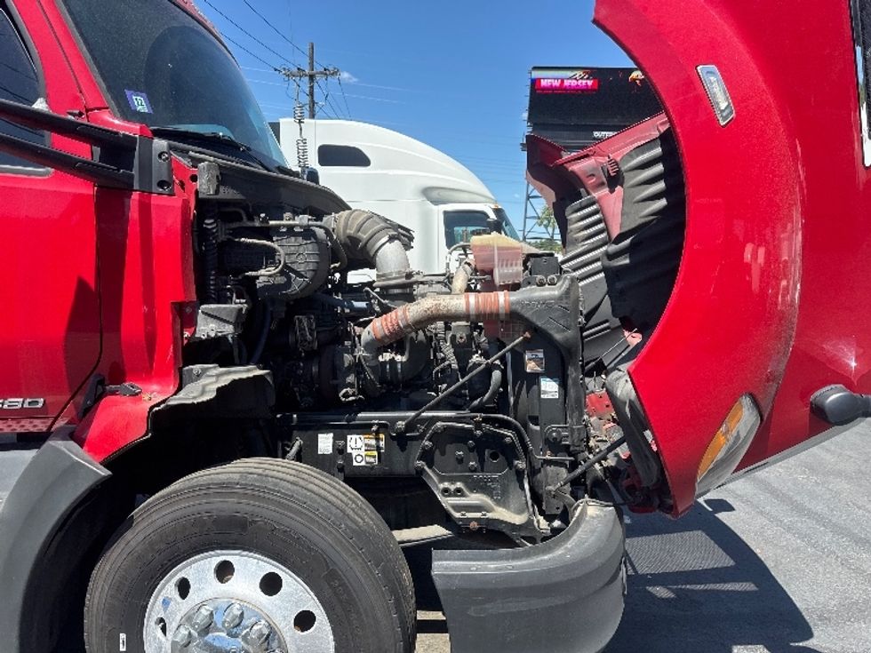 Sleeper Tractor-Heavy Duty Tractors-Kenworth-2017-T680-North Bergen-NJ-668,971\n\t\tmiles-$ 21,000 - Image 20