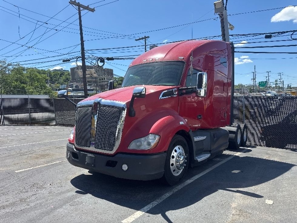 Sleeper Tractor-Heavy Duty Tractors-Kenworth-2017-T680-North Bergen-NJ-668,971\n\t\tmiles-$ 21,000 - Image 3