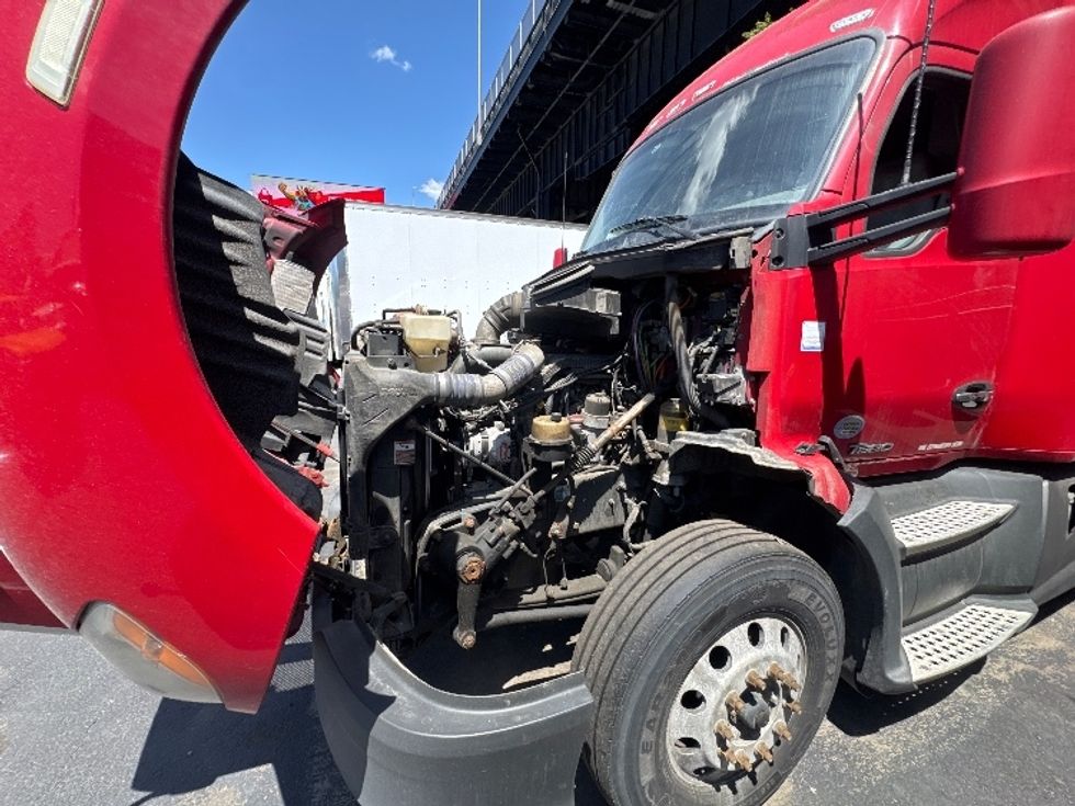 Sleeper Tractor-Heavy Duty Tractors-Kenworth-2017-T680-North Bergen-NJ-774,365\n\t\tmiles-$ 19,000 - Image 21