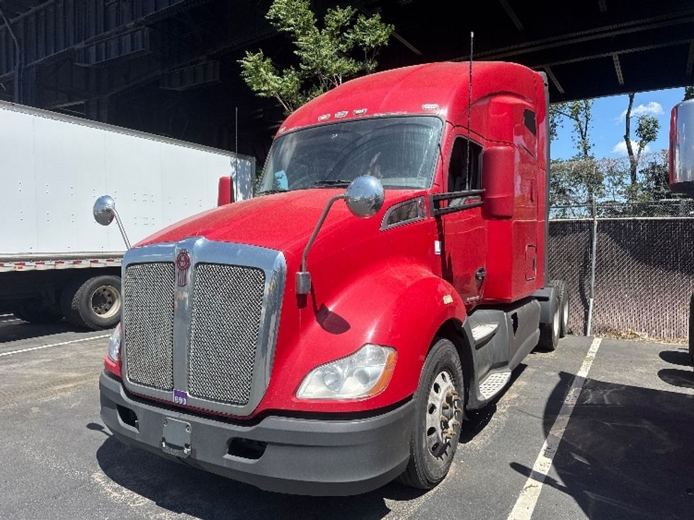 Sleeper Tractor-Heavy Duty Tractors-Kenworth-2017-T680-North Bergen-NJ-774,365\n\t\tmiles-$ 19,000 - Image 3