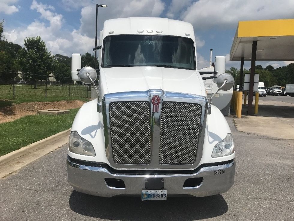 2018 Kenworth T680 Sleeper Tractor