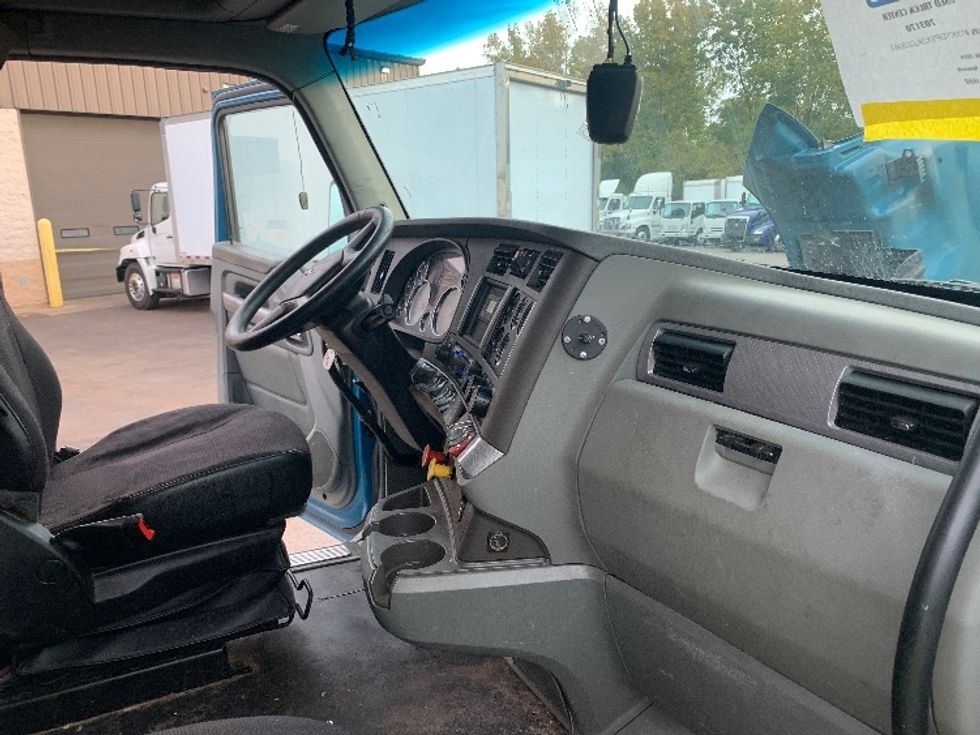 Sleeper Tractor-Heavy Duty Tractors-Kenworth-2019-T680-Akron-OH-437,239\n\t\tmiles-$ 51,500 - Image 15