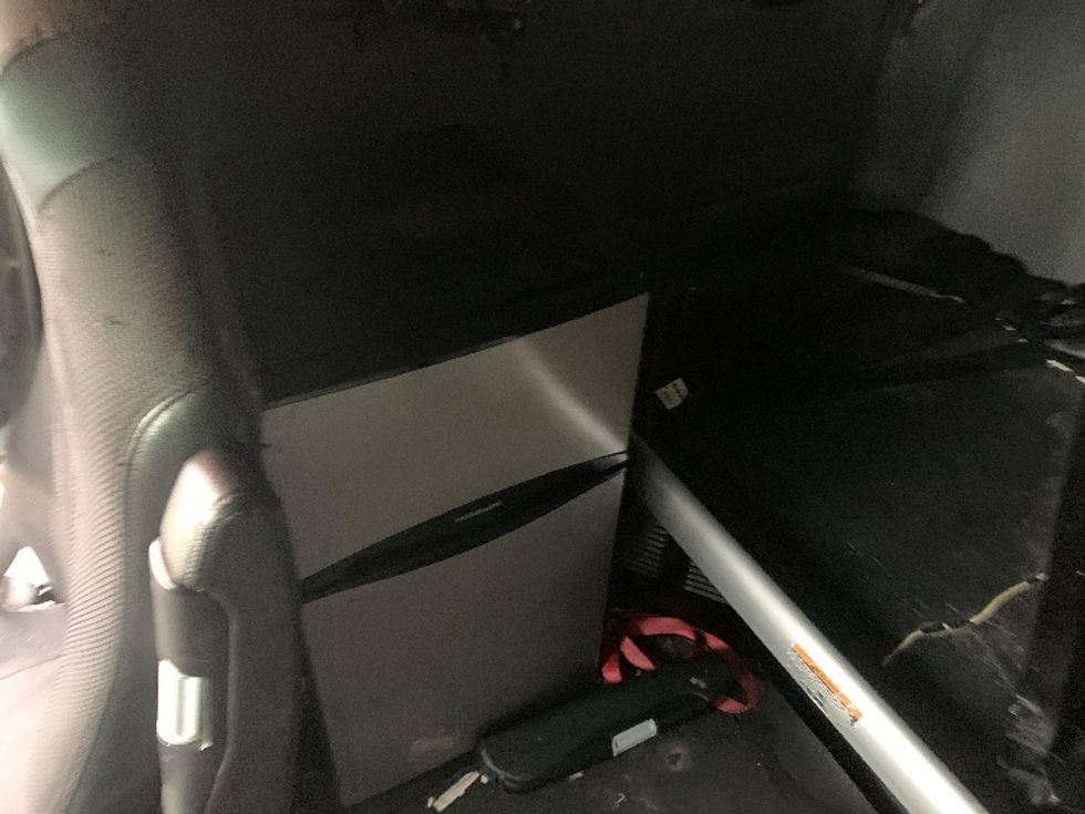 Sleeper Tractor-Heavy Duty Tractors-Kenworth-2019-T680-Akron-OH-437,239\n\t\tmiles-$ 51,500 - Image 18