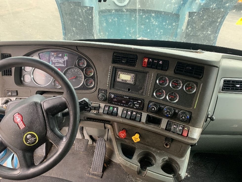 Sleeper Tractor-Heavy Duty Tractors-Kenworth-2019-T680-Akron-OH-453,228\n\t\tmiles-$ 47,500 - Image 11