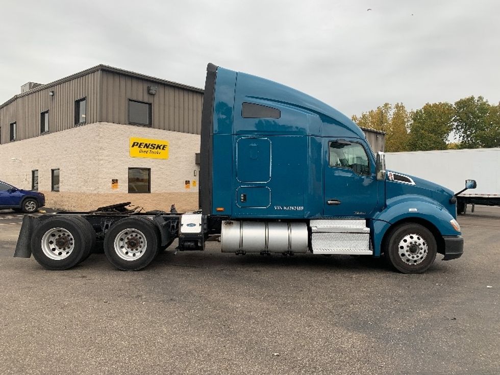 Sleeper Tractor-Heavy Duty Tractors-Kenworth-2019-T680-Akron-OH-453,228\n\t\tmiles-$ 47,500 - Image 8