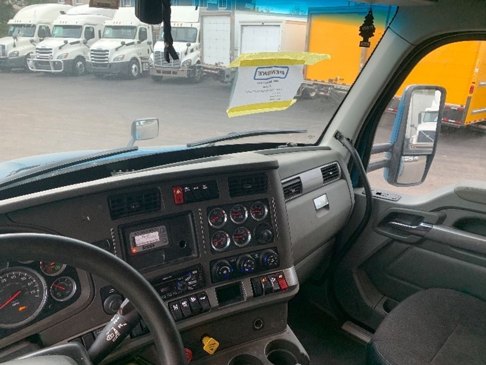 Sleeper Tractor-Heavy Duty Tractors-Kenworth-2019-T680-Akron-OH-461,582\n\t\tmiles-$ 45,500 - Image 11