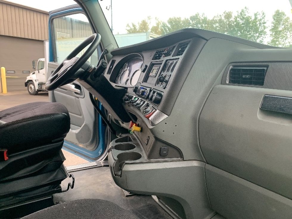 Sleeper Tractor-Heavy Duty Tractors-Kenworth-2019-T680-Akron-OH-461,582\n\t\tmiles-$ 45,500 - Image 15