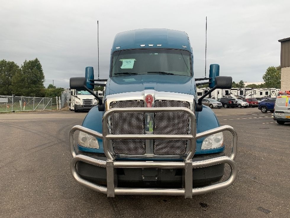 Sleeper Tractor-Heavy Duty Tractors-Kenworth-2019-T680-Akron-OH-461,582\n\t\tmiles-$ 45,500 - Image 2
