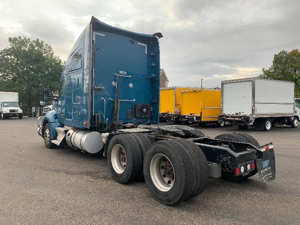 Sleeper Tractor-Heavy Duty Tractors-Kenworth-2019-T680-Akron-OH-461,582\n\t\tmiles-$ 45,500 - Image 5