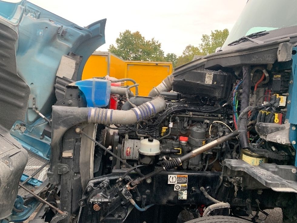 Sleeper Tractor-Heavy Duty Tractors-Kenworth-2019-T680-Akron-OH-473,783\n\t\tmiles-$ 45,500 - Image 21