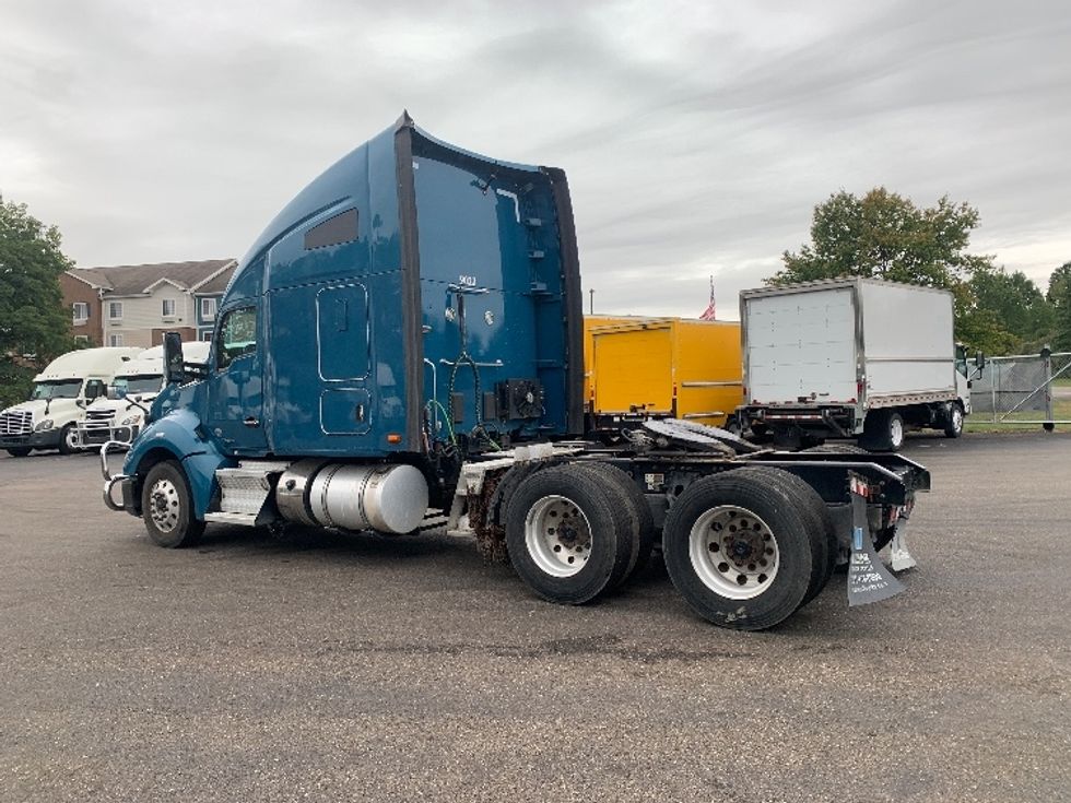 Sleeper Tractor-Heavy Duty Tractors-Kenworth-2019-T680-Akron-OH-473,783\n\t\tmiles-$ 45,500 - Image 5