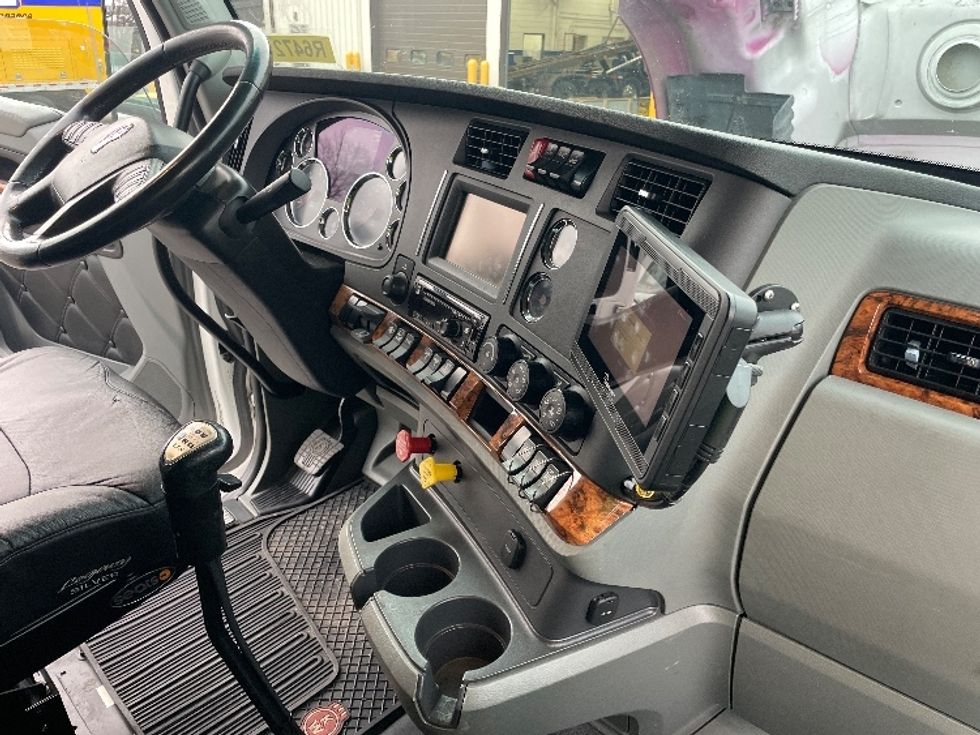 Sleeper Tractor-Heavy Duty Tractors-Kenworth-2020-T680-Pennsauken-NJ-201,527\n\t\tmiles-$ 71,750 - Image 15