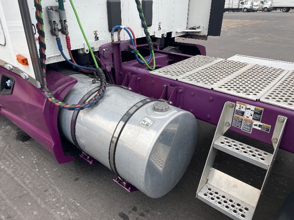 Sleeper Tractor-Heavy Duty Tractors-Kenworth-2020-T680-Pennsauken-NJ-201,527\n\t\tmiles-$ 71,750 - Image 22