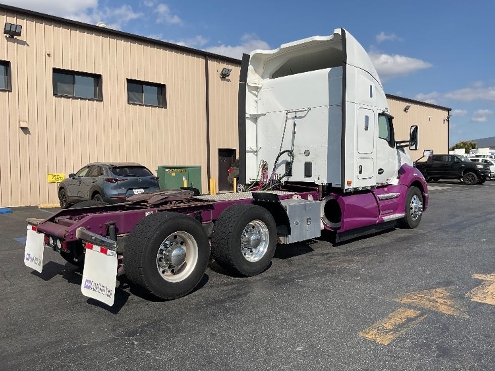 Sleeper Tractor-Heavy Duty Tractors-Kenworth-2020-T680-Torrance-CA-196,269\n\t\tmiles-$ 83,500 - Image 7