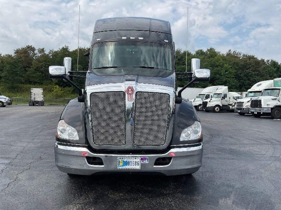 Sleeper Tractor-Heavy Duty Tractors-Kenworth-2021-T680-Akron-OH-265,256\n\t\tmiles-$ 89,750 - Image 2